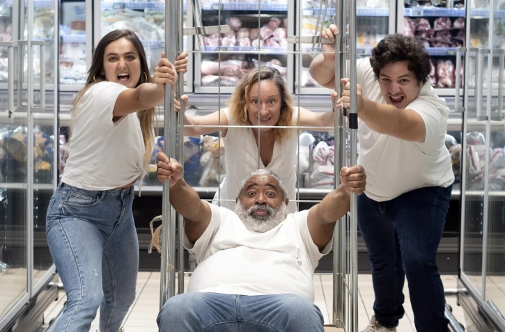 La Kie Ibao présente sa dernière création : Goulapia ou la consommation sans faim