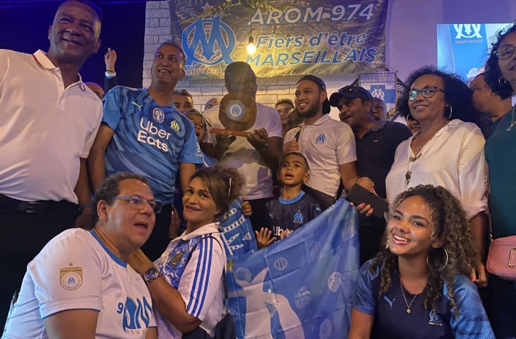 Les supporters de l'OM de La Réunion célèbre les 30 ans de la victoire en Ligue des Champions 