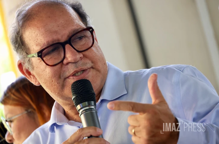 Saint-Pierre : 22 élèves reçoivent leur guitare, Six cordes au bout des doigts