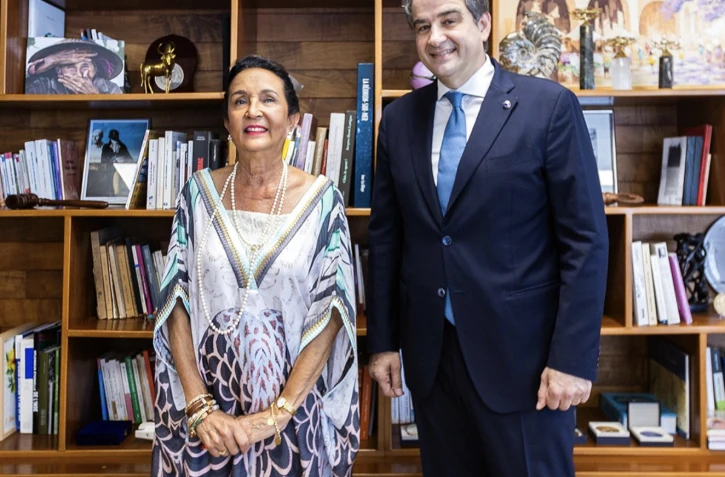 Huguette Bello échange avec le Vice-président de la Commission européenne avant la conférence des RUP