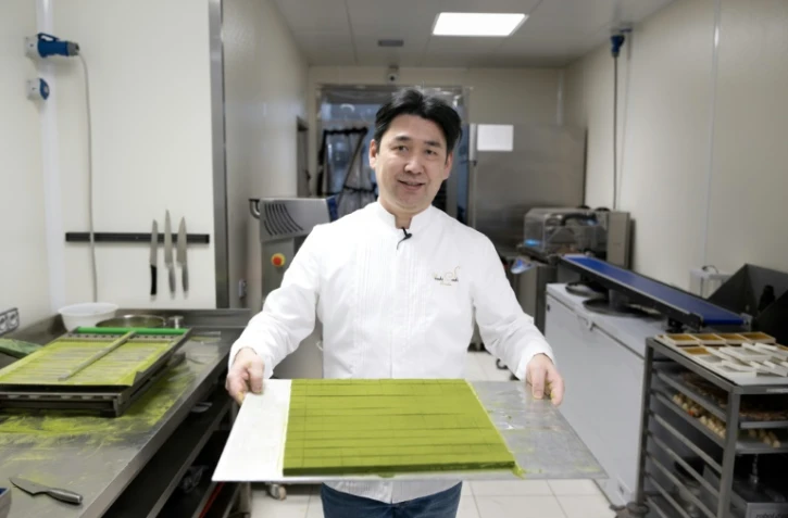 Le chocolatier japonais Yasushi Sasaki dans son atelier à Woluwe-Saint-Pierre, une des communes de Bruxelles, le 14 mars 2024