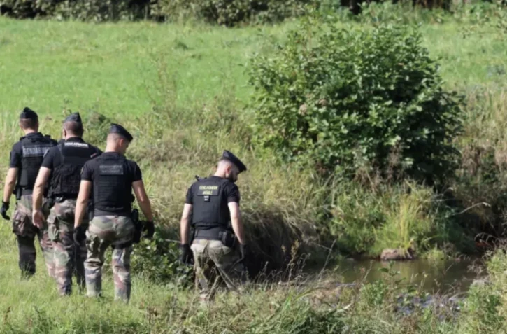 Des gendarmes participent aux recherches pour retrouver Lina, une adolescente de 15 ans disparue dans le secteur de Saint-Blaise-la-Roche, dans le Bas-Rhin, le 28 septembre 2023 ( AFP / Frederick FLORIN )