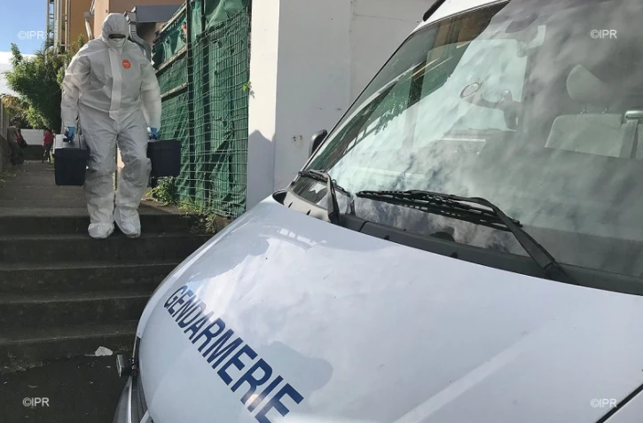 Meurtre jeune femme poignardée Sainte-Marie