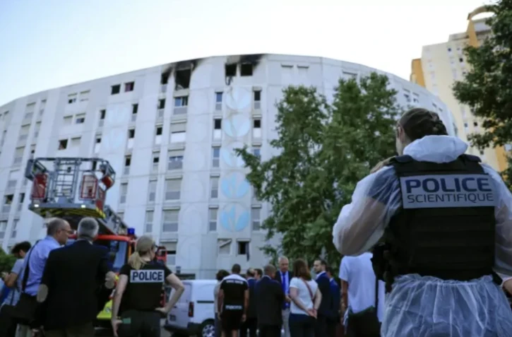 L'immeuble où un incendie à fait sept morts, à Nice, le 18 juillet 2024 ( AFP / Valery HACHE )