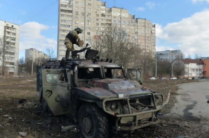 Ukraine, indignation, géopolitique, pourparlers, bombardements