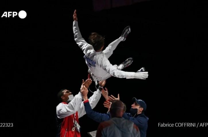 JO-2020 : l'épéiste Romain Cannone décroche la première médaille d'or française