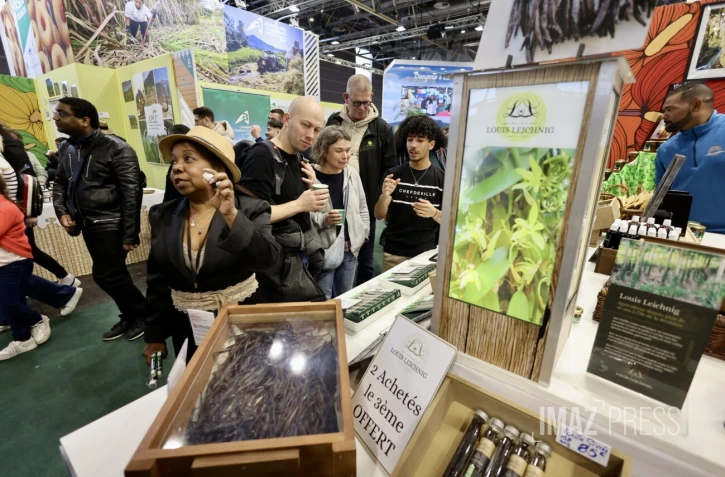 Heurts et sifflets au Salon de l'agriculture, les manifestants cherchent Macron [?]