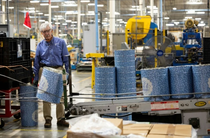 Rick Hueter, patron de l'entreprise Independant Can, qui fabrique des boîtes en fer blanc, à Belcamp, dans le Maryland, le 25 juin 2025
