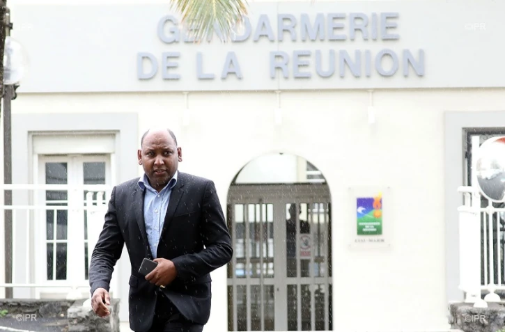 Thierry Robert entendu par les gendarmes à la caserne Verines