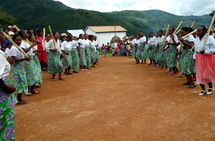 maison digitale femmes Madagascar Orange