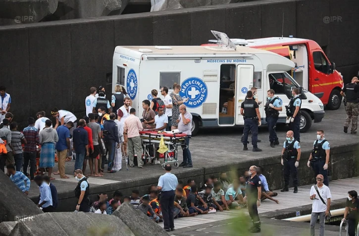Samedi 13 avril - Sainte-Rose - Un bateau non identifié tente d'accoster dans le port
