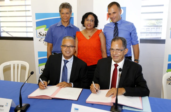 Signature du PST a Sainte-Marie