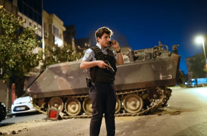 Police et armée déployées le 16 juillet 2016 à Istanbul