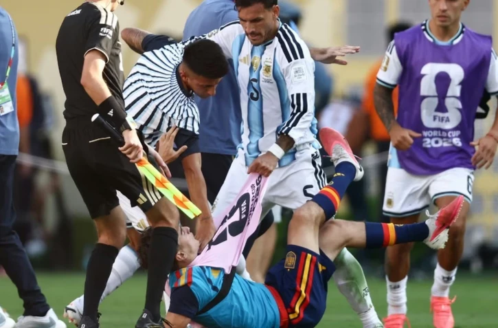 L'Argentin Leandro Paredes suspendu dix matchs par la Fifa pour son comportement en finale du Mondial 2026
