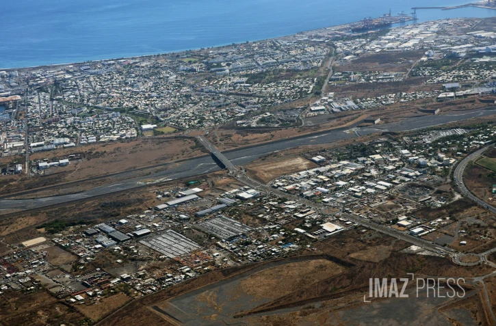 le port et la zone de cambaie 