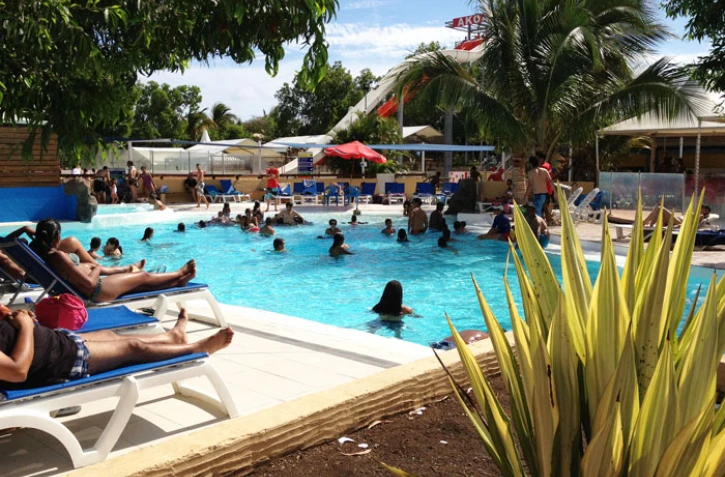 Piscine Akoatys