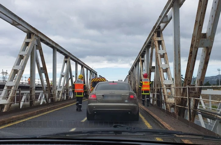Pont de la Rivière des Galets à cause d'un carambolage impliquant 4 véhicules