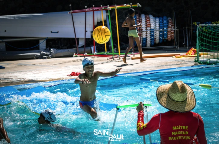 Saint-Paul : 1.500 élèves réunis pour le Challenge Natation
