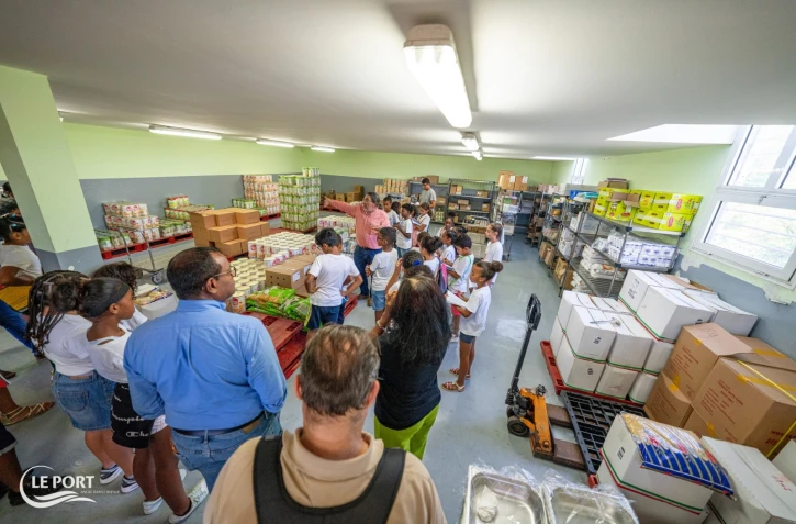 les élus enfants portois visitent les cantines scolaires au Port 