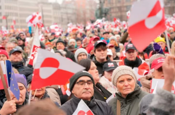 Groenland: Trump indigne les Européens, menacés de surtaxes douanières