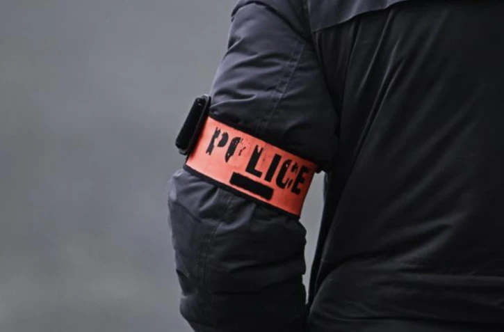Le policier, âgé d’une quarantaine d’années, est soupçonné d’avoir abusé de sa fille de moins de 15 ans. JULIEN DE ROSA / AFP 