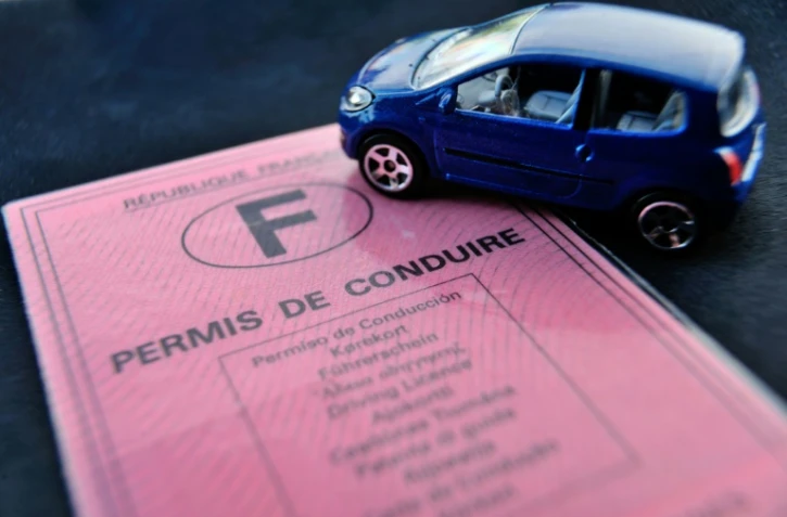 A partir de l'année prochaine, les conducteurs novices pourront réduire le délai probatoire, qui les obligeait à patienter pour obtenir la totalité des 12 points, en suivant une formation "post permis" de sept heures