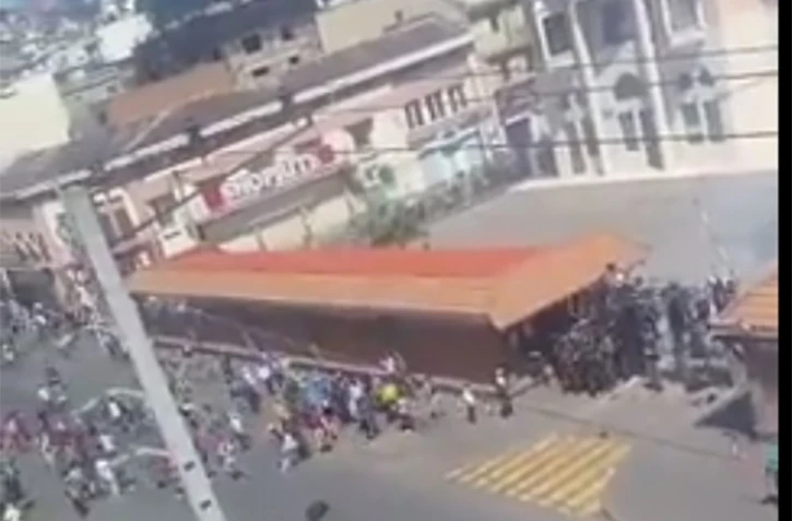 tirs de militaires sur la foule à Mada