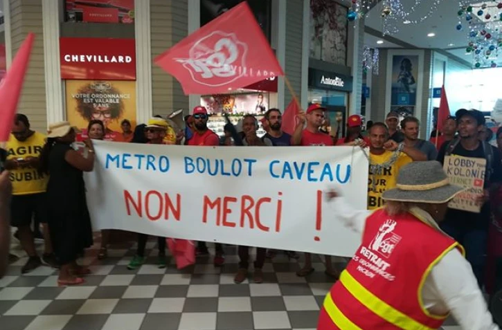 Manifestation contre l'ouverture des magasins le 20 décembre