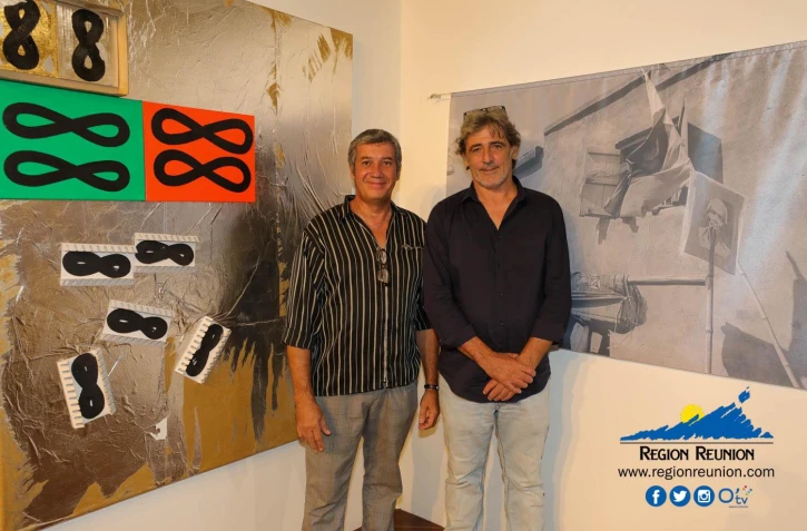 Exposition photo documentaire et peinture abstraite villa Région