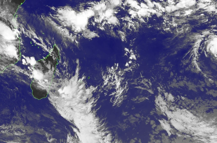 La forte tempête tropicale Grant à 3.705 kilomètres de La Réunion