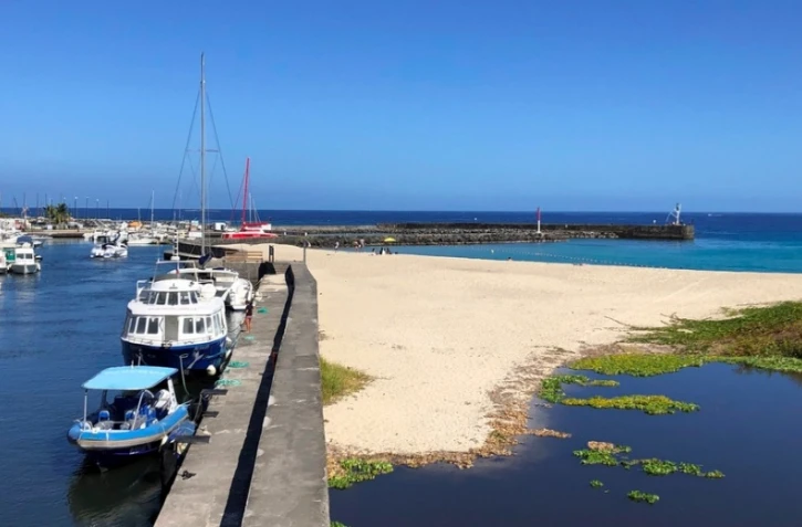 La plage des Roches Noires fermée pendant deux semaines 