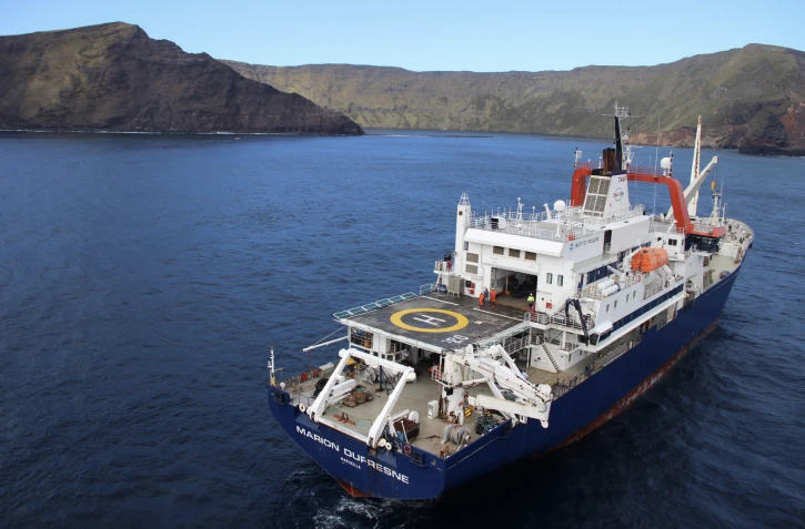  :copyright: Nelly GRAVIER - TAAF 