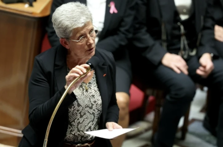 La ministre de la Santé Geneviève Darrieussecq, s'exprime lors d'une séance de questions au gouvernement à l'Assemblée nationale, à Paris, le 15 octobre 2024 ( AFP / ALAIN JOCARD )