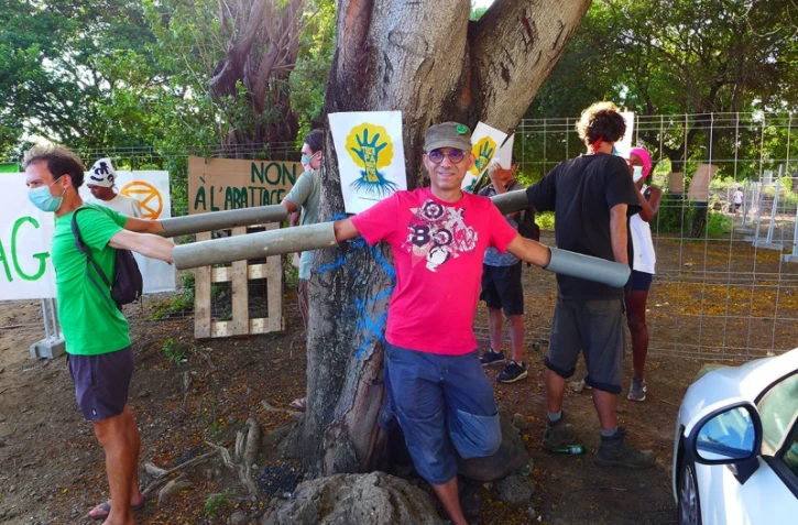 Saint-Pierre : une cinquantaine de militants d'Extinction Rebellion contre le futur centre commercial