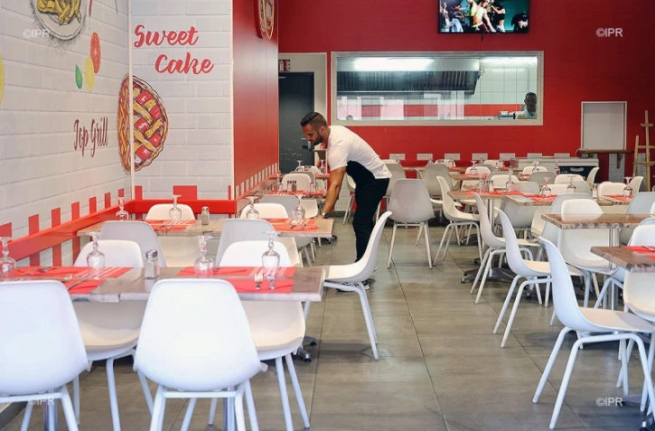 restaurant distance  coronavirus 