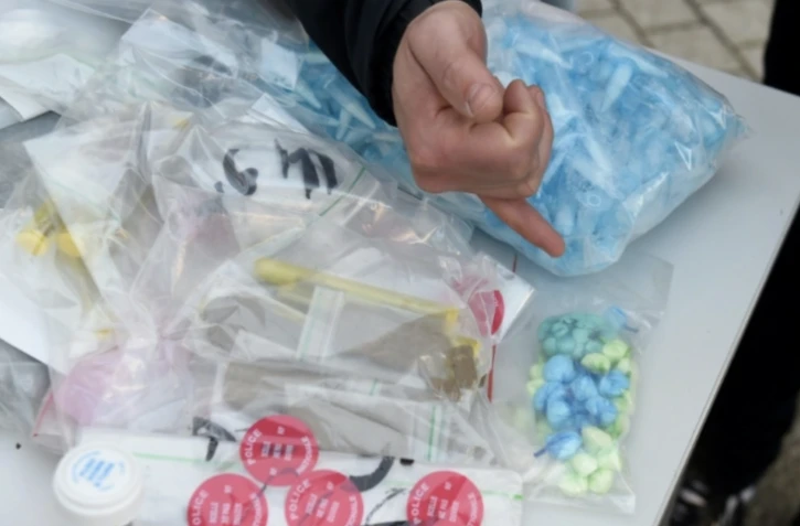 Deux commissaires responsables de l'Office anti-stupéfiants (Ofast) de Marseille placés en garde à vue dans une enquête sur une livraison surveillée de cocaïne début 2023 suspectée d'avoir connu de graves dérives ( AFP / NICOLAS TUCAT )
