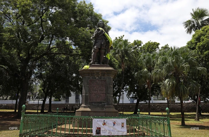 Jour J - Les Gilets jaunes montent au front