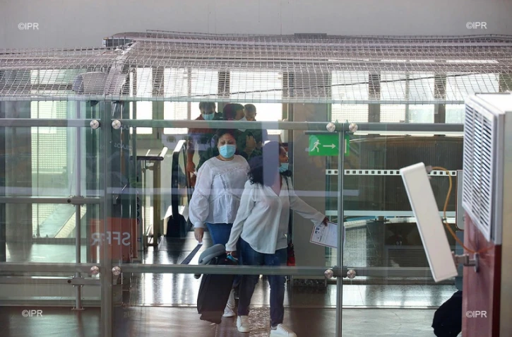 arrivée passagers gillot 