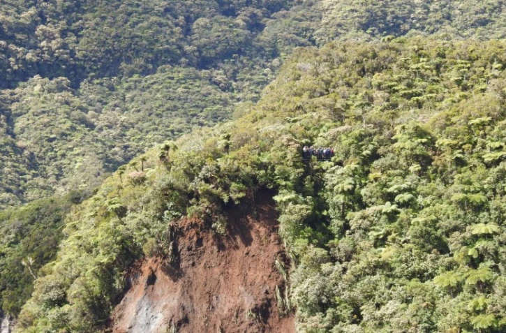 fermeture belvédère trou de fer