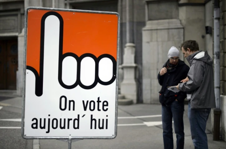Panneau incitant à voter, lors d'une élection le 18 octobre 2015 à Fribourg en Suisse