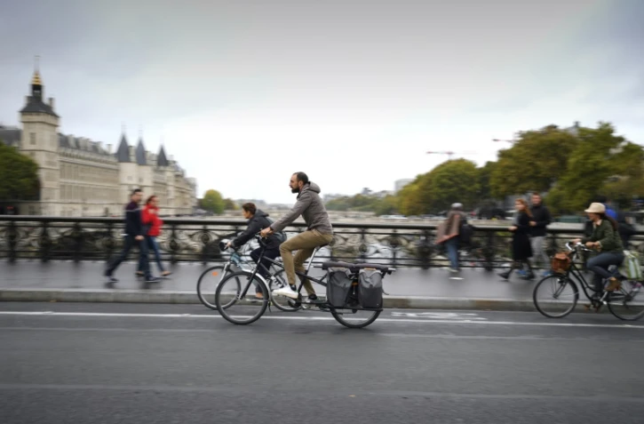 Photo prise pendant une journée "sans voiture",  à Paris le 1er octobre 2015 