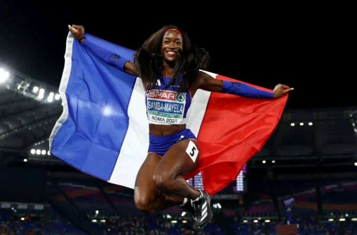 La Française Cyréna Samba-Mayela après sa médaille d'argent sur le 100m haies, aux JO-2024 au Stade de France, le 10 août 2024
