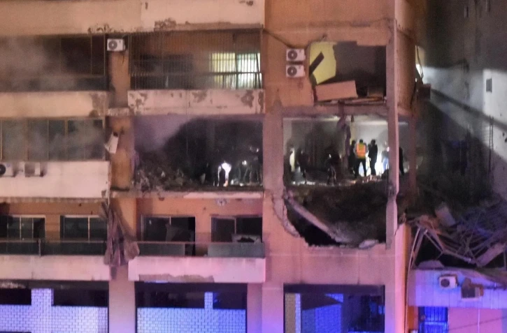 Le site d'une frappe attribuée par des responsables libanais à Israël et durant laquelle le N.2 du Hamas aurait été tué, dans la banlieue sud de Beyrouht, le 2 janvier 2024