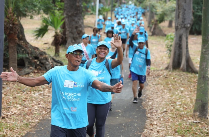 Saint-Denis a organisé la marche bleue pour les "gramounes"