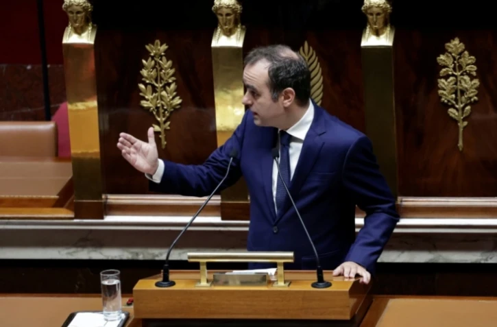 Le Premier ministre Sébastien Lecornu s'adresse aux députés à l'Assemblée nationale, le 14 octobre 2025 à Paris