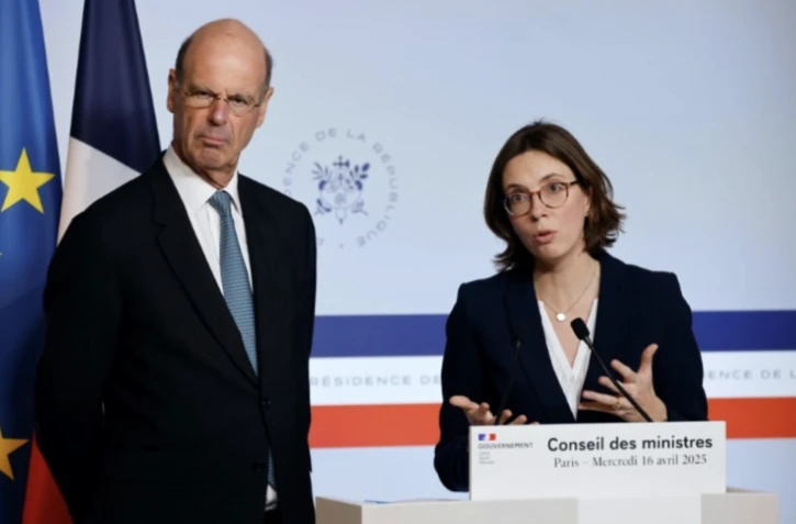 Les ministres de l'Economie Eric Lombard et des Comptes publics Amélie de Montchalin le 16 avril 2025 à Paris ( AFP / Ludovic MARIN )