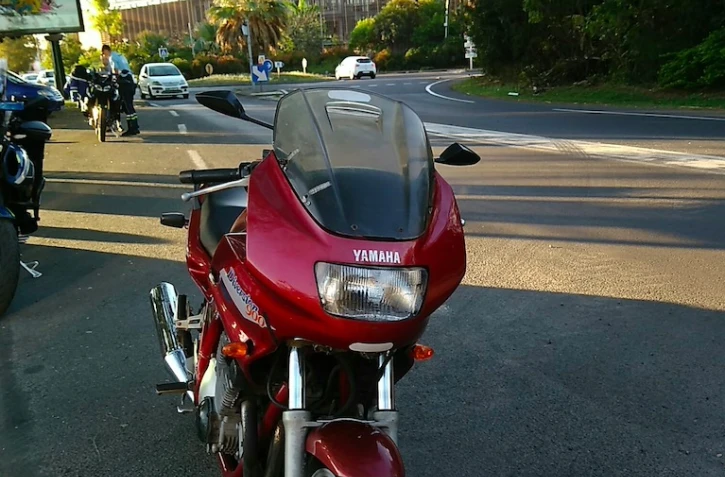 L'Etang-Salé : un motard contrôlé positif au zamal, sa moto placée en fourrière