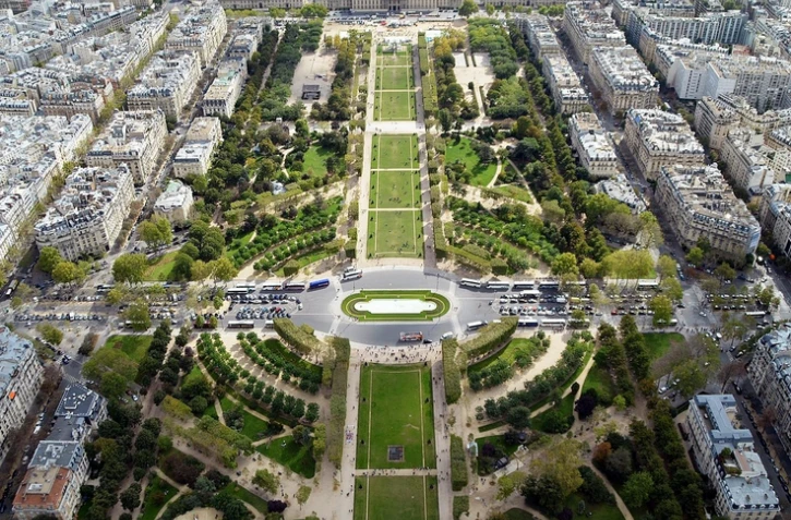 Arrivée à la Station biologique de Roscoff en 1940, Lucie Randoin devient boussole architecturale …