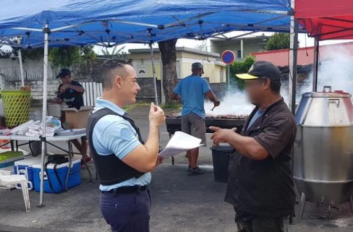 Saint-Benoît : deux stands de vente de poulets suspendus pour infractions graves à l'hygiène