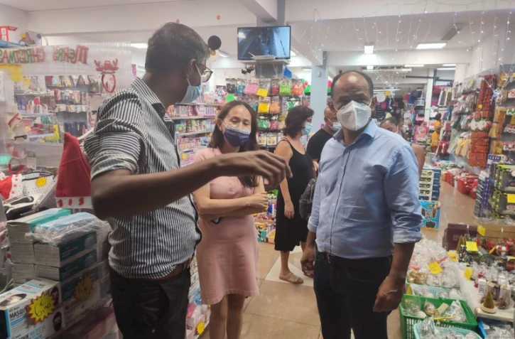 Emmanuel Séraphin rencontre les commerçants du centre-ville pour les fêtes de fin d'année